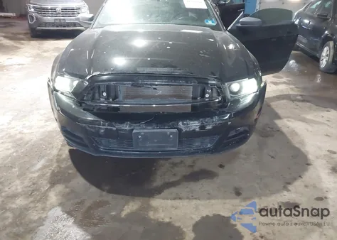 2014 Ford Mustang V6 z USA, uszkodzony, nr VIN 1ZVBP8AM8E5211541
